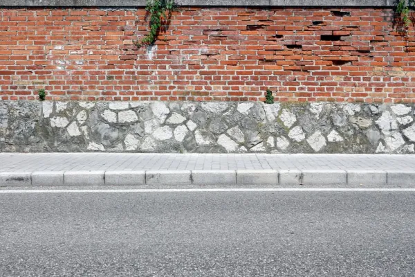 Brick vs Stone Houses